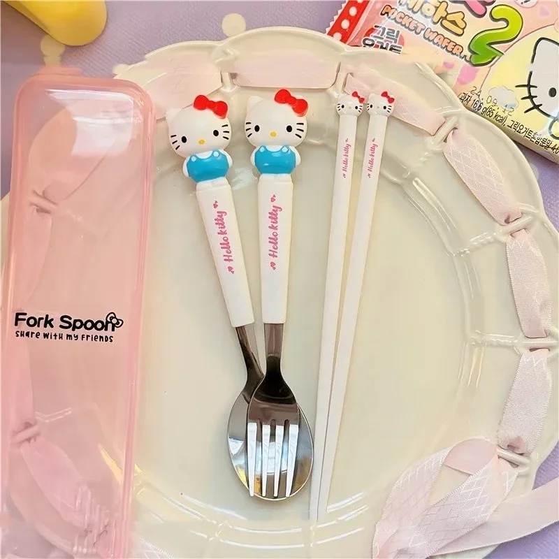 Set Sendok Garpu Sumpit Anak Melody Hello Kitty Sanrio Kuromi Cinnamoroll Set Peralatan Makan Baja Tahan Karat Hadiah Siswa Peralatan Makan