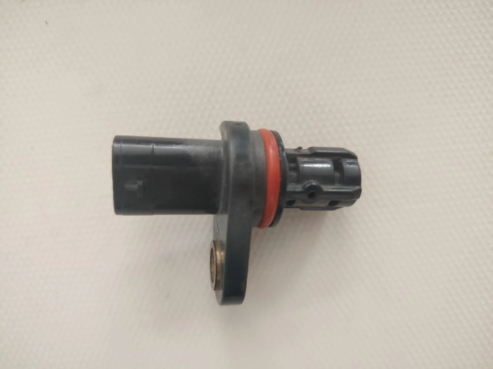 55565708 55565709 Intake and Exhaust Camshaft Position Sensor Camshaft Sensor Suitable for Buick Chevrolet 1.6L 1.8L Models