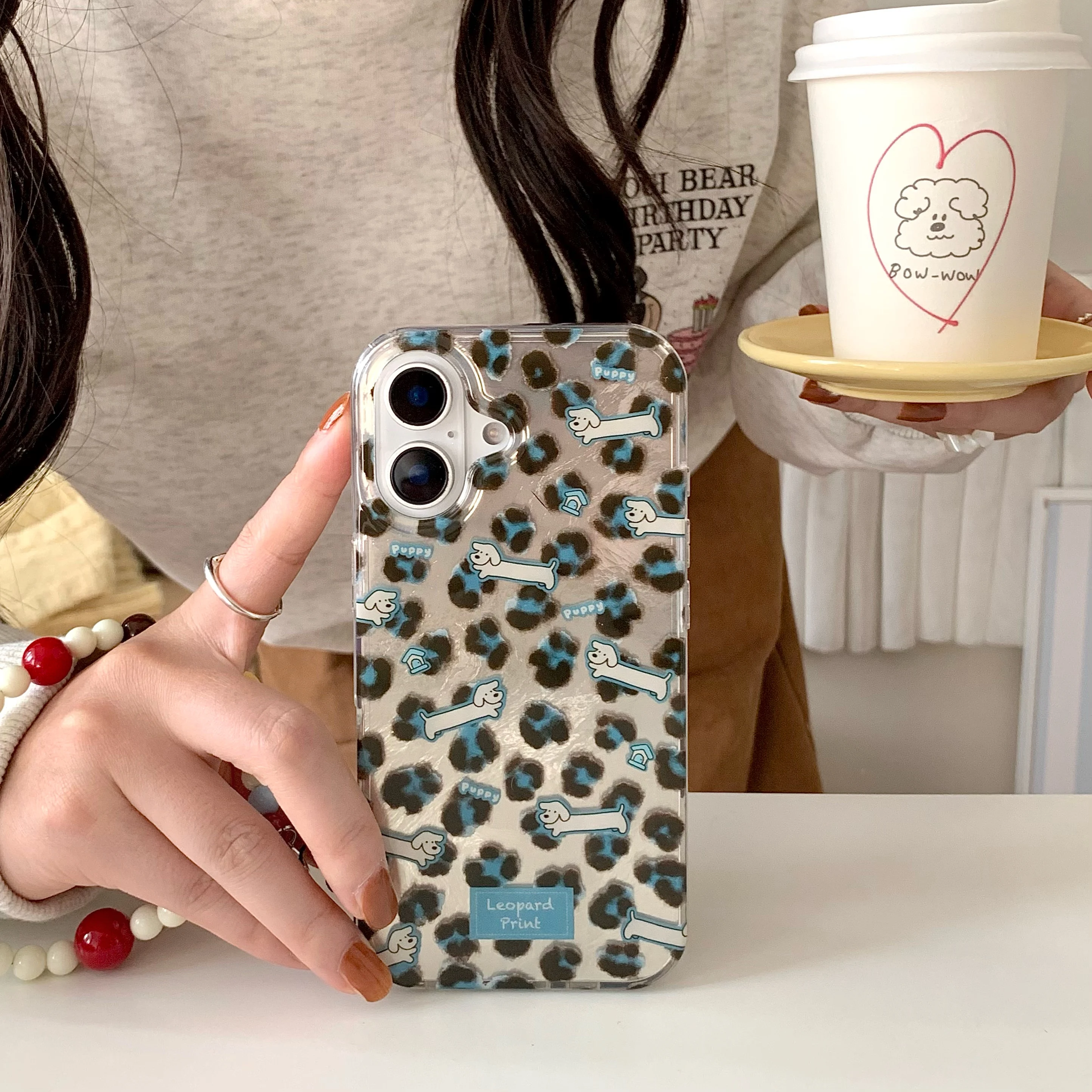 Ins Full Screen Blue Leopard Cartoon Sausage Dog Bracelet Case for iPhone 16 15 14 13 Pro Max  Back Phone Cover for Pro Cover