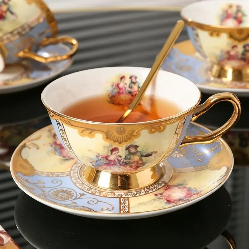 

Роскошный европейский стиль, позолоченный набор чайных чашек из костяного фарфора, британская керамическая кофейная чашка, фарфоровая кружка для пары, посуда для напитков, подарок