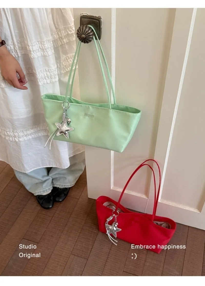CEEKAY Minimalistische Handtasche aus massivem Nylon, zwei Tragemöglichkeiten, Metall-Sternanhänger, für Mädchen, vielseitig einsetzbar, frische, tägliche Unterarm-Umhängetasche – Detail 13