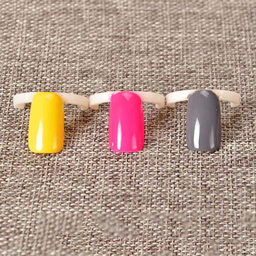 

100Pcs Nail Art Practice Boards Plastic Ring Display White Nail Polish Salon Display Practice Tool