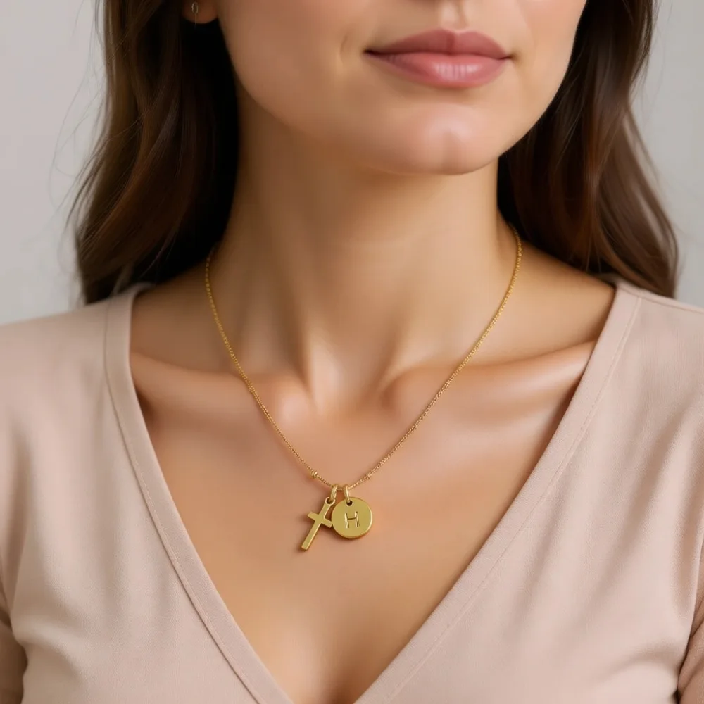 

Изящное позолоченное колье с подвеской в виде креста с инициалом, подарок на Пасху или день рождения для девочек и подростков