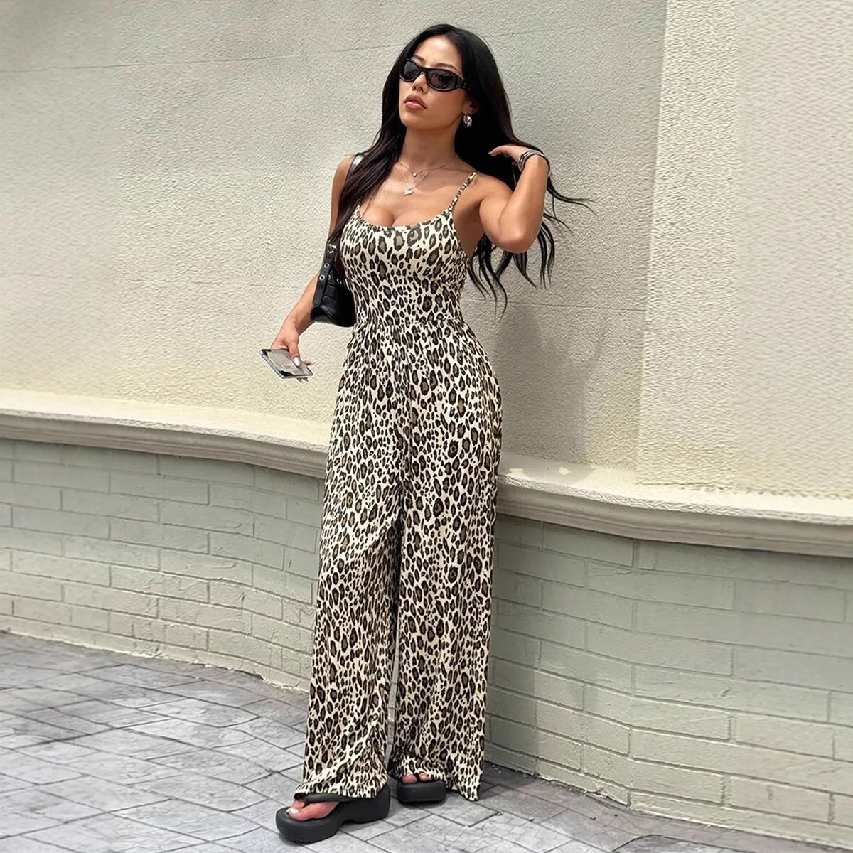 

2025 New Fashion Printed Backless Suspender Jumpsuit Women Summer Casual Loose Leopard Print Sleeveless Jumpsuit Women