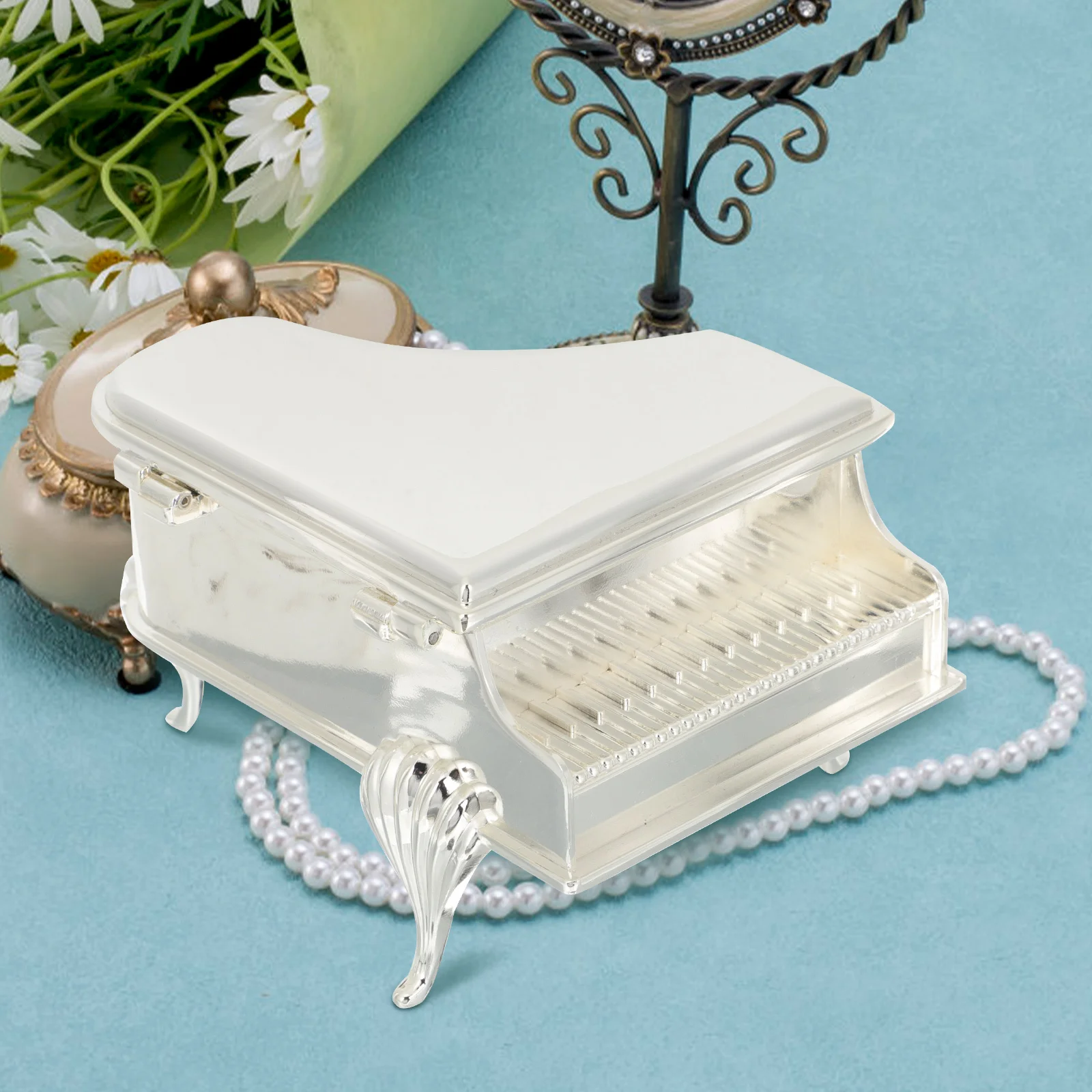 صندوق ساعة رائع على شكل بيانو، حقيبة تخزين مجوهرات متعددة الأغراض، وسادة ناعمة داخل السطح المقاوم للخدش