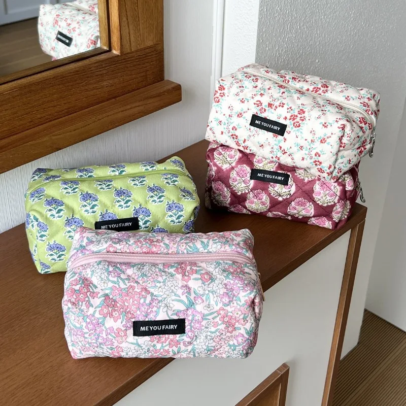 Women's Toiletry Organizer Large Capacity Cosmetic Pouch Portable Travel Hand Carry Cute Quilted Padded Floral Makeup Bag
