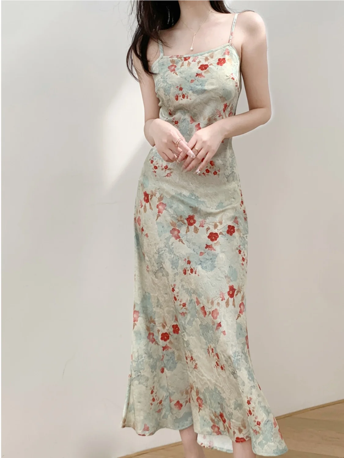 Autumn Green, National Style, Misty Rain, Jiangnan Light Luxury, High-end Dark Patterned Jacquard Printed Satin Suspender Dress