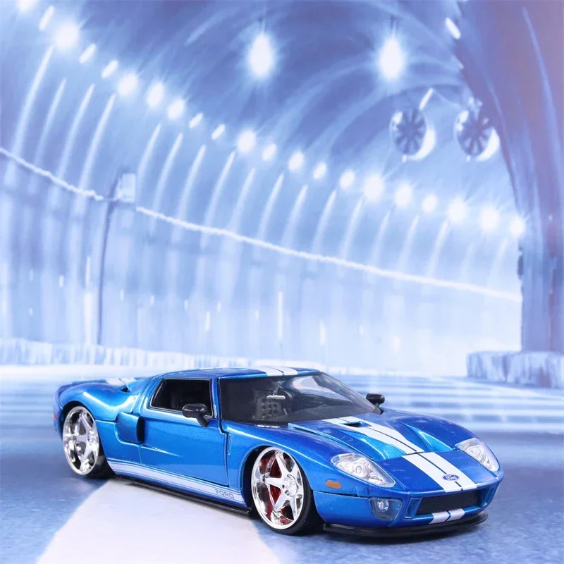 1:24 2005 Ford GT Car Diecast Car Metal Alloy Model Car Toys For Children Toy Gift Collection J41