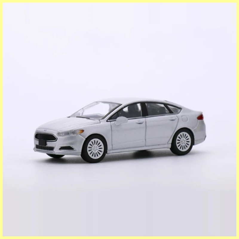 596 モデル 1/64 スケールフォードモンデ​​オ/フュージョンタクシー合金車モード静的装飾グッズギフトおもちゃ
