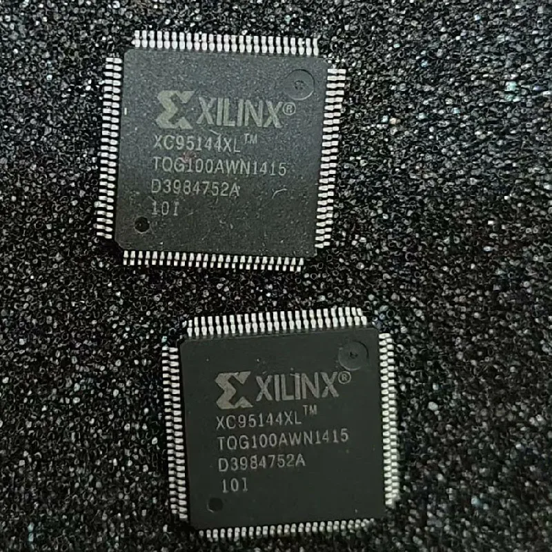 

5 шт./партия XC95144XL-10TQG100I XC95144XL TQFP100 новая Оригинальная фотография