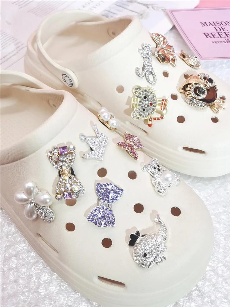 New Design Bling Jewelry Shoe Charms Diy Rhinestone Women Clog Shoes Decorations Original Buckle Accessories Fit Bubble Sandals