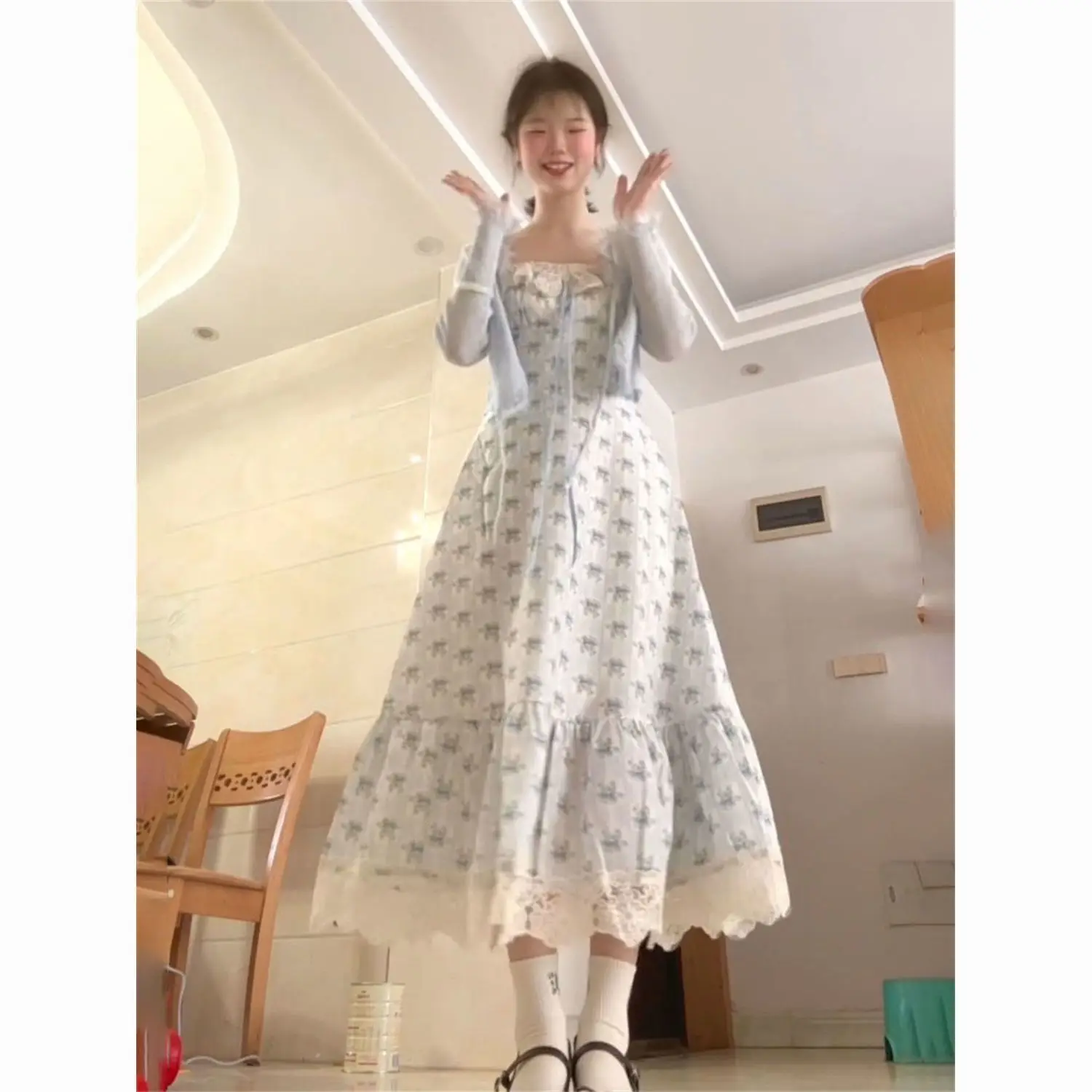 

Academy Style Small Man Sweet And Super Gentle Two-piece Set Floral Lace Splicing Strap Dress Sunscreen Small Cardigan