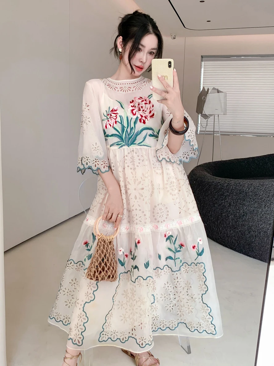 

Luxury Hollow Out Lace Embroidered Women's Dress O Neck Fashion Big Swing Vintage Silk Organza Long Dress