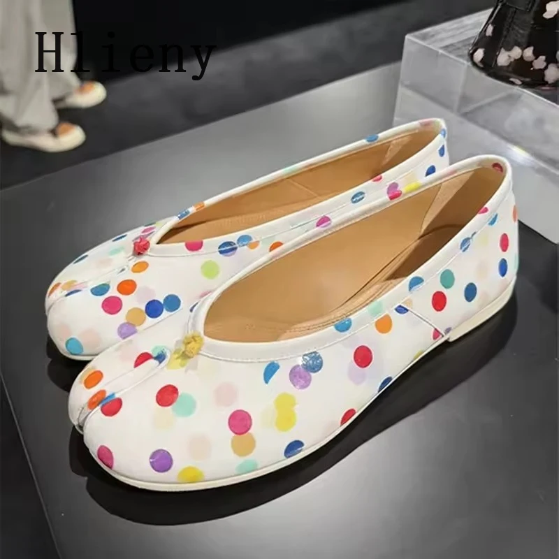 Hlieny Fashion Zapatos Planos de Ballet para Mujer con Puntos de Colores y Punta Dividida, Estilo Tabi, Dulces, para Primavera y Verano, Mocasines Casuales para Caminar y Bailar