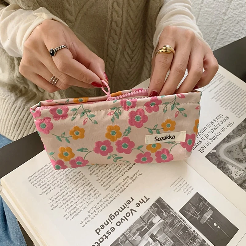 Vintage Small Floral Cosmetic Bag For Women Mini Cute Makeup Cotton Fabric Toiletry Bag Pencil Case Organizer Pouch For Brushes