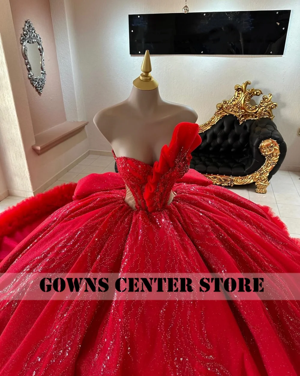 ชุดเดรสงาน Quinceanera สีแดงระยิบระยับ พร้อมโบว์ ลูกไม้สีทอง สำหรับงานวันเกิด สไตล์เจ้าหญิงหวานๆ แบบ Vestidos De 15 Anos สามารถสั่งตัดได้
