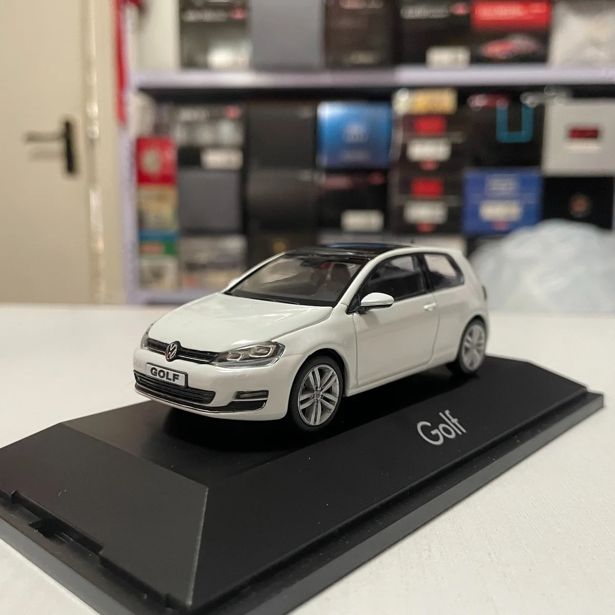 

1:43 Scale GOLF VII Alloy Car Model Collection Ornaments