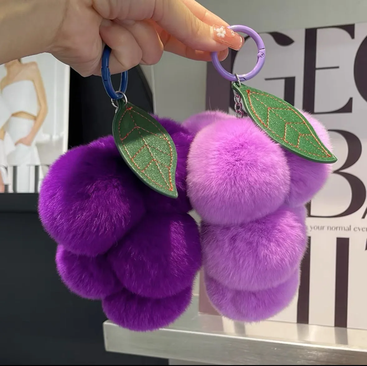 

Purple Imitation Otter Rabbit Hair Bag Pendant Keychain Plush Grape Pendant Car Key Pendant Accessories Girl/Child Birthday Gift