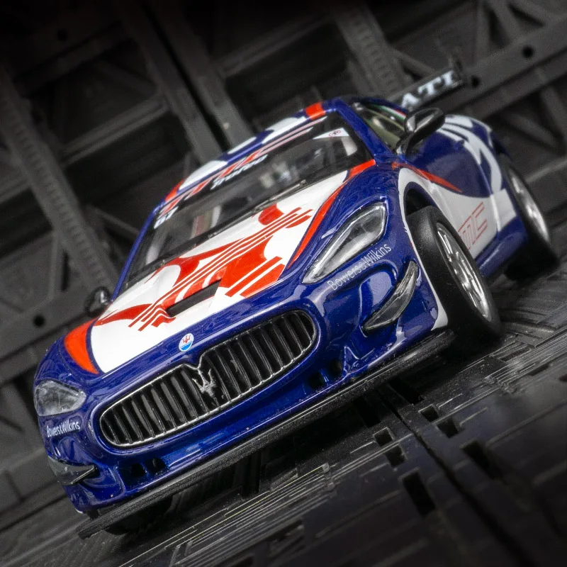 CCA 1:32 Simulatie Maserati MC GT4 legering automodel ornament supercar heeft geluids- en verlichtingsfuncties, rijke details