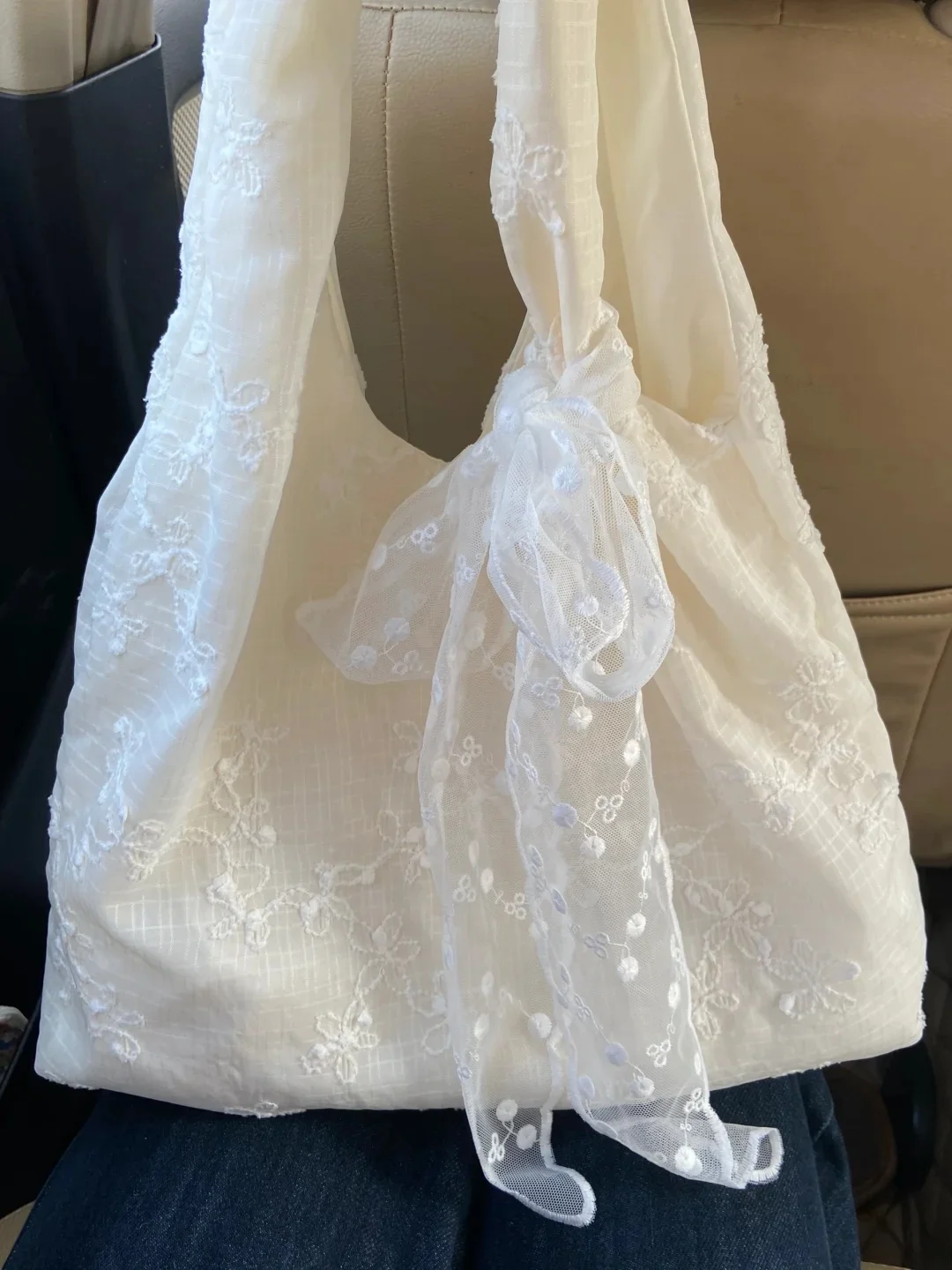 

Весна-лето 2025 Fre, холщовая кружевная сумка с маленькой цветочной вышивкой, сумка-тоут с узлом, повседневная однотонная сумка