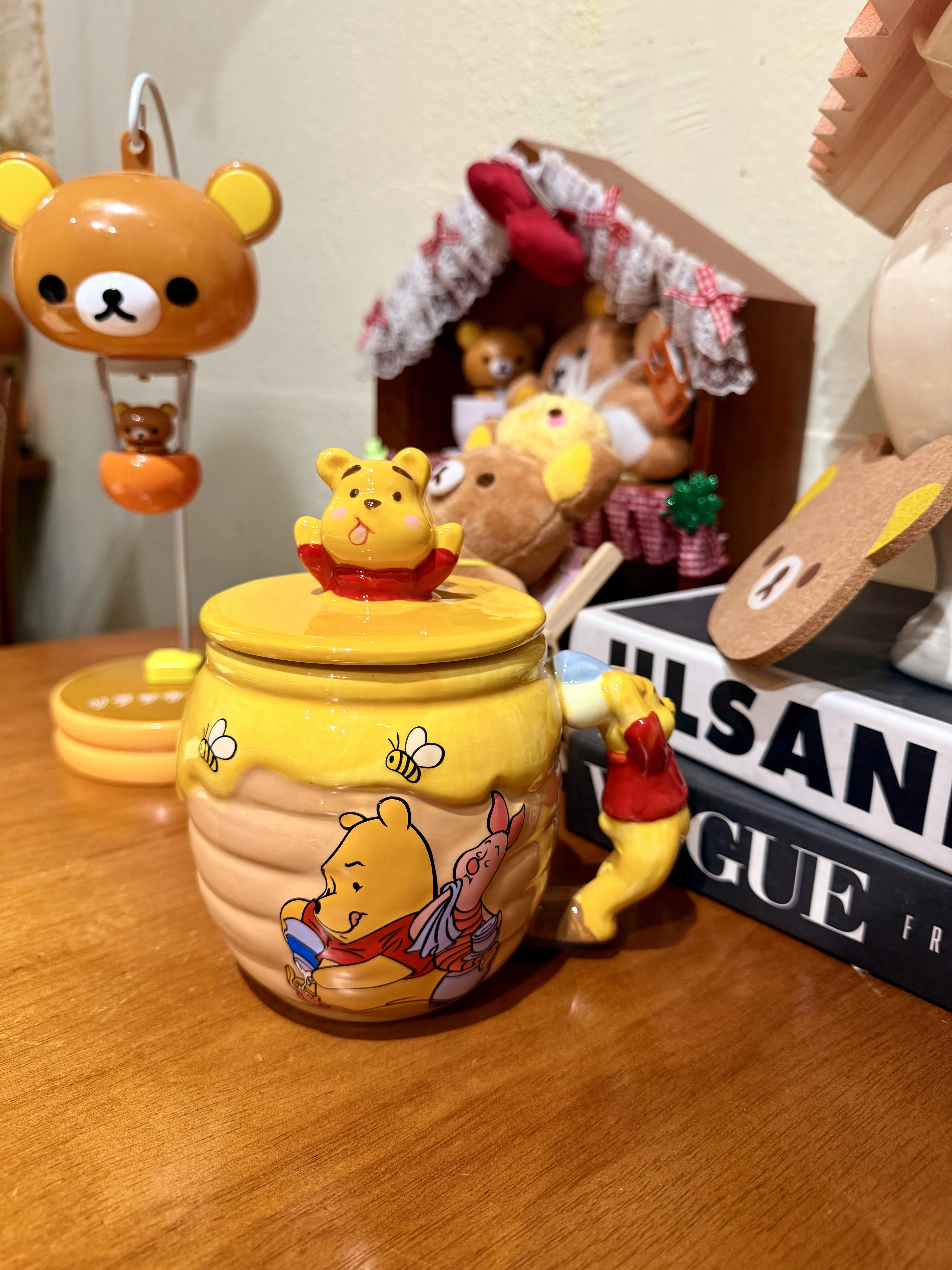 

Original Genuine Disney Winnie The Pooh Ceramic Mug With Lid Spoon Cute Cartoon Water Cup Couple Cup Gift