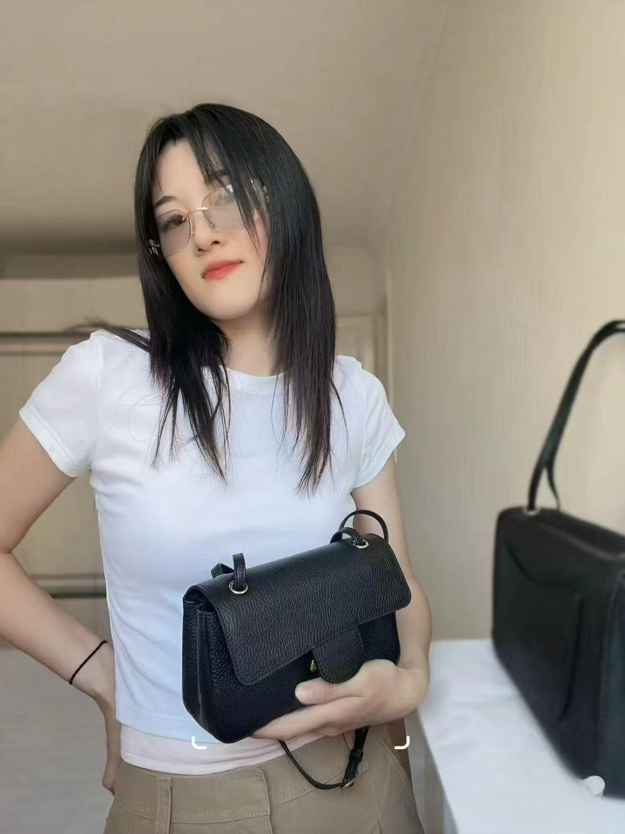 26 New minimalist design mini flip-top cover bag, stylish and luxurious, 100% genuine leather, single shoulder bag, women's lux