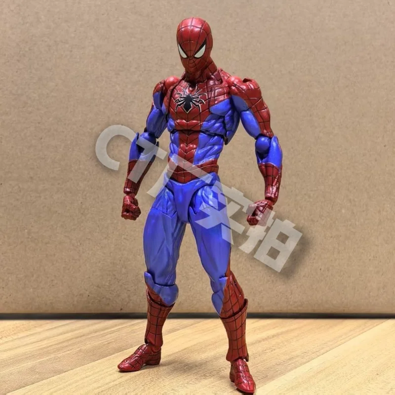 دمية سبايدرمان الأصلية من سي ت - مراجعة Model Kit Spiderman وسعره