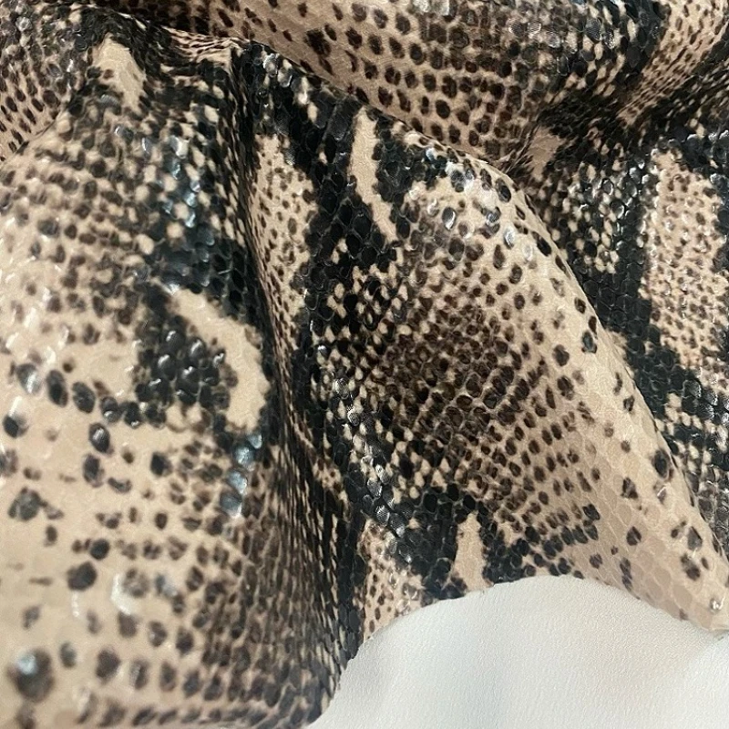 تحجيم بيثون طباعة بو الجلود النسيج جريئة 3D الملمس المرحلة زي سترة السراويل مصمم الأزياء DIY بها بنفسك الملابس الحرفية الإمدادات