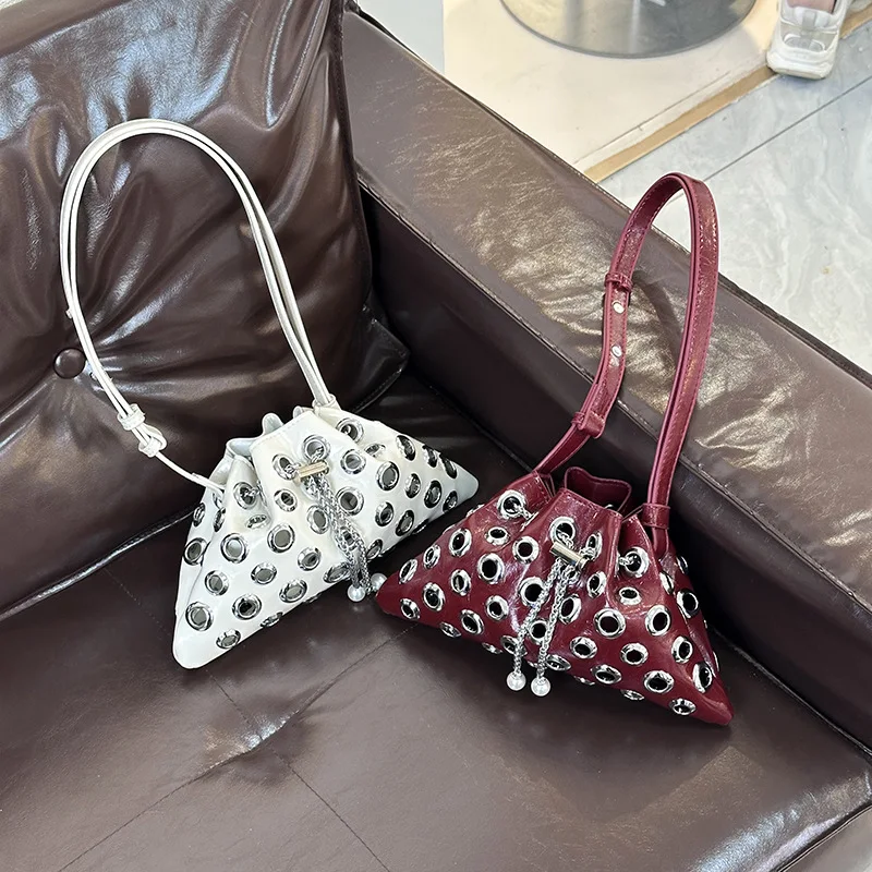 

2025 New Punk Motorcycle Shoulder Bags Pu Leather Rivet Shoulder Crossbody Bags For Women Commuter Bucket Handbags