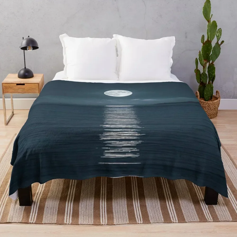 Wonderful View of the Moon with the Calm of the Sea Throw Blanket for sofa Blankets Sofas Of Decoration Baby Blankets