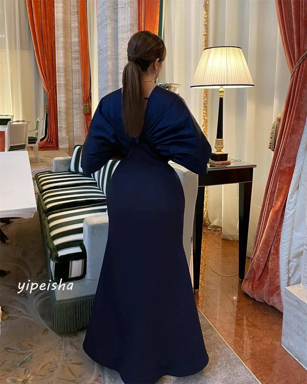 Robe de Fiançailles en Jersey Froncé, Ligne A, Col en V, sur Mesure, pour Occasions, Mi-Longue