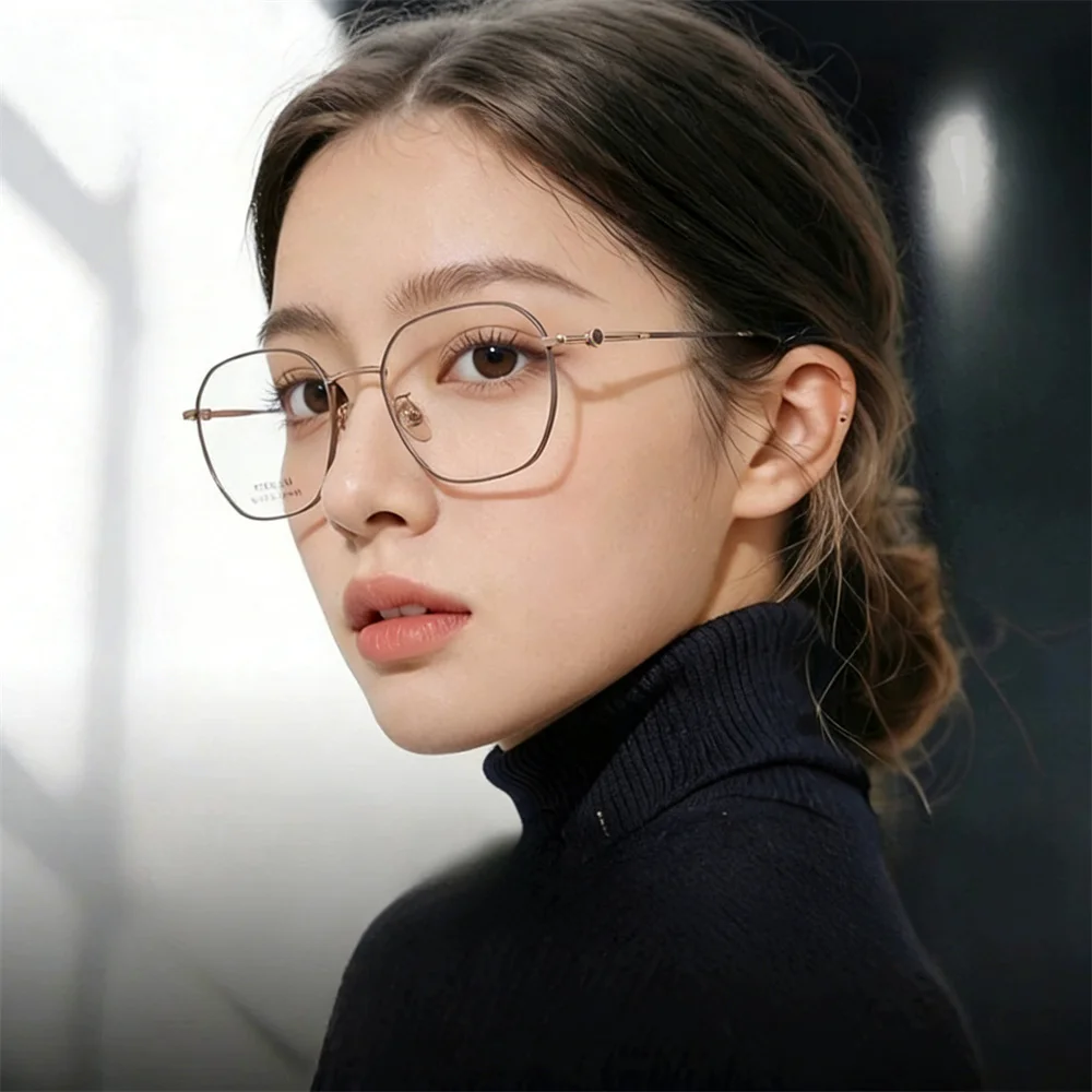 

EYELUYAN High-quality Fashion Glasses Frame Women 2026 New Pure Titanium Optical Eyeglasses Frame M106U