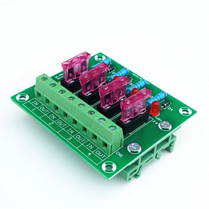 Painel do módulo de fusíveis de 4 dígitos e placa do módulo de distribuição