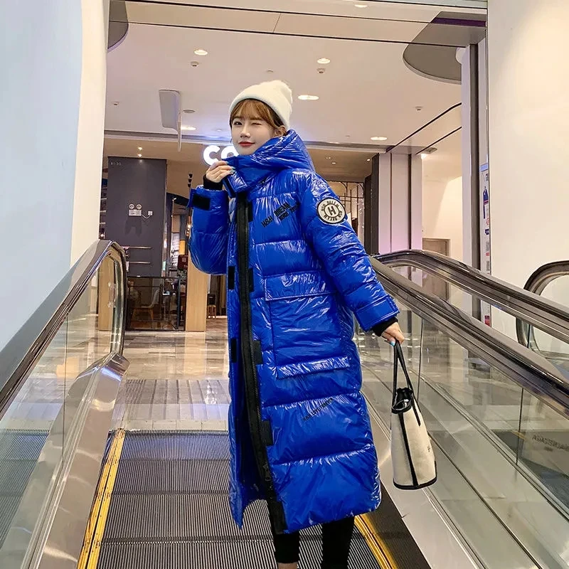 2025 Nuovi Cappotti Impermeabili Moda Inverno Giù Giacca di Cotone Delle Donne Lucido Colorato Femme Spessore Caldo Lungo Con Cappuccio Puffer Parka