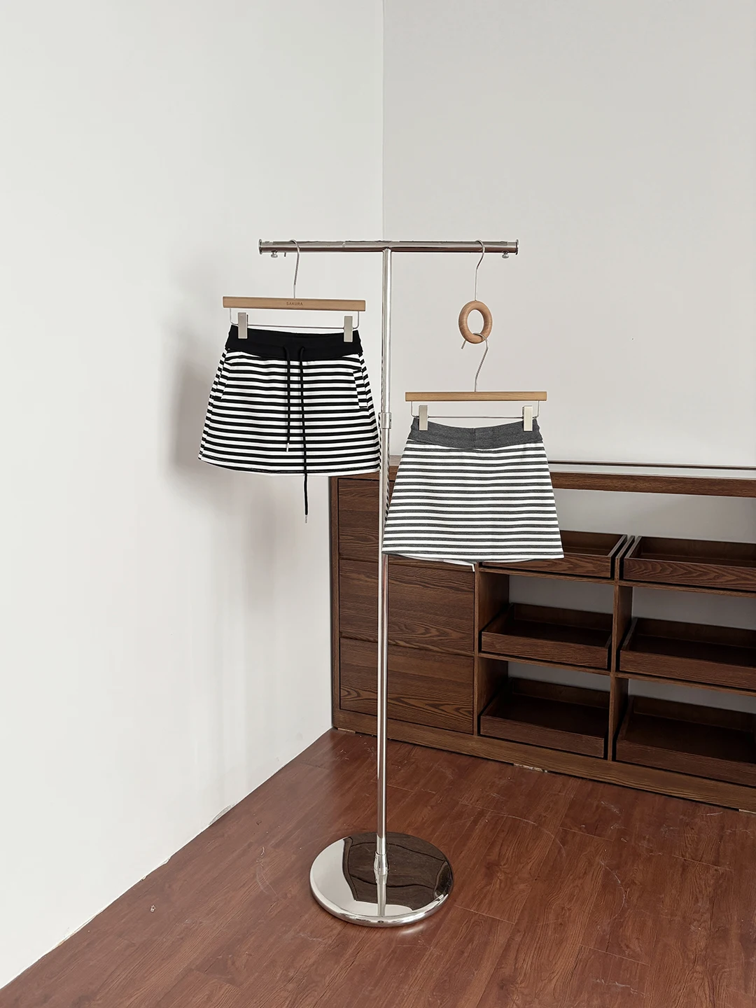 High Waist A-Line  Skirt for Women Casual Stripe Pattern Prevents Walkouts Summer Black White Color Block Sports Style