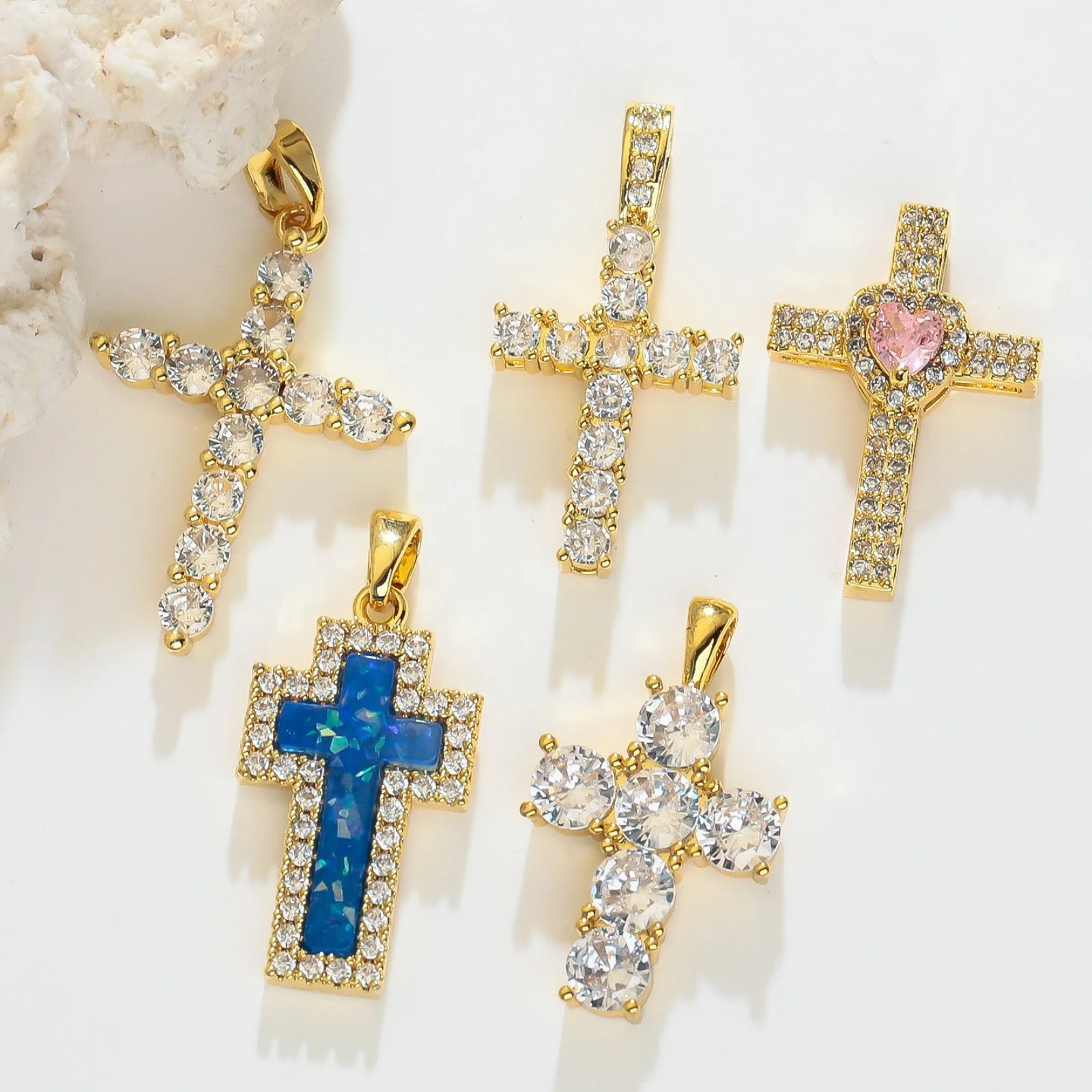 1 Stück Messing-Kreuzanhänger, 18K vergoldet, für DIY-Halsketten, Armbänder, Schmuckherstellung, Großhandel – Detail 2