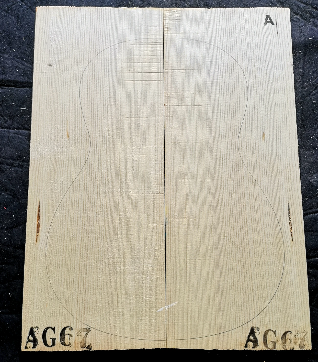 A-grade classical full single board guitar spruce panel, made in the Alps of Germany and Europe as guitar accessory material