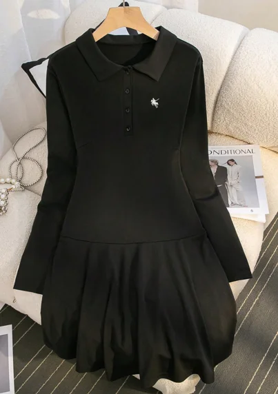 

Женское черное платье-поло с длинными рукавами — облегающее мини-платье с воротником «Питер Пэн» и вышитыми деталями для повседневного и повседневного ношения