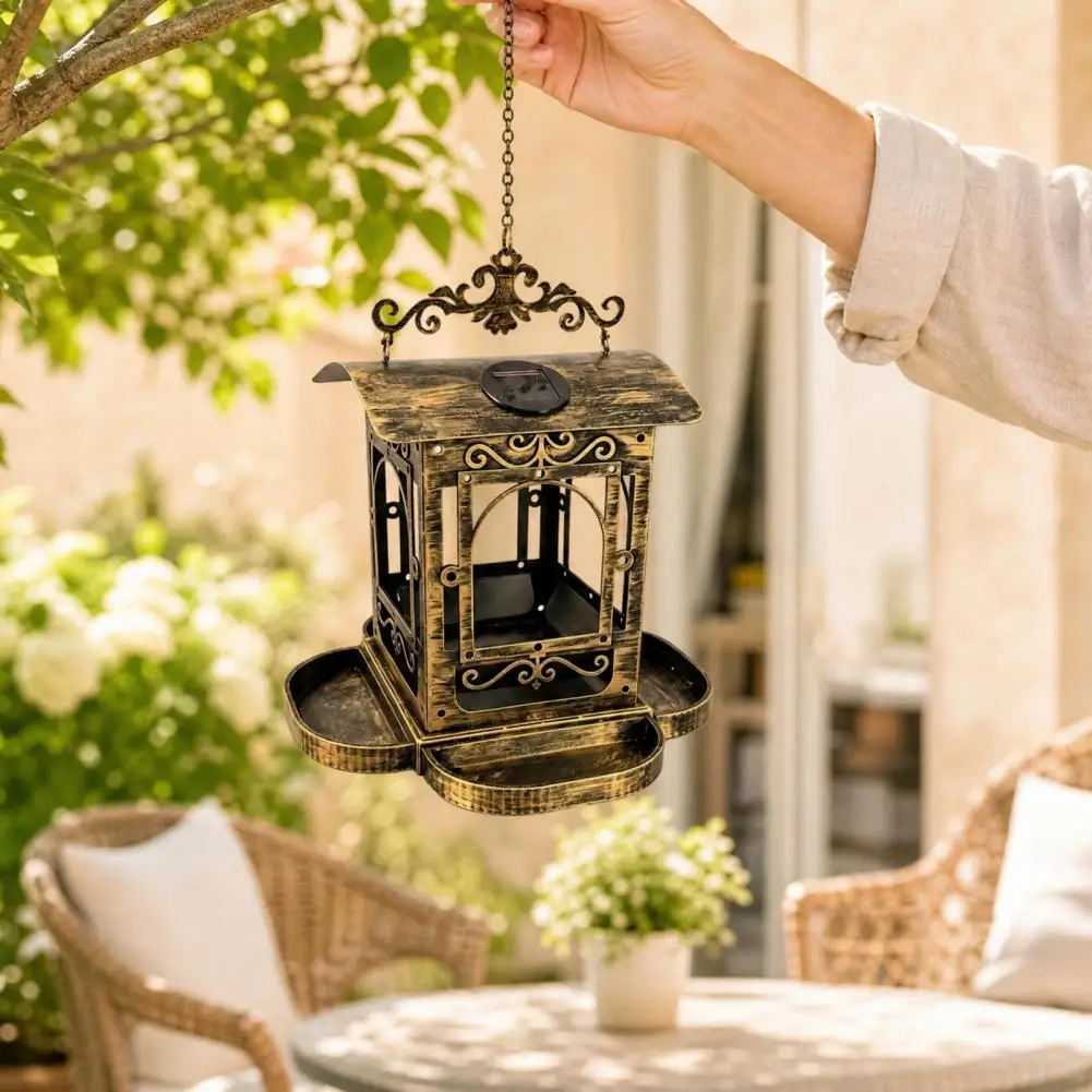 mangeoire-a-oiseaux-en-metal-solaire-pour-l'exterieur-suspendue-style-retro-en-forme-de-carrosse-alimentee-par-l'energie-solaire-lanterne-de-jardin