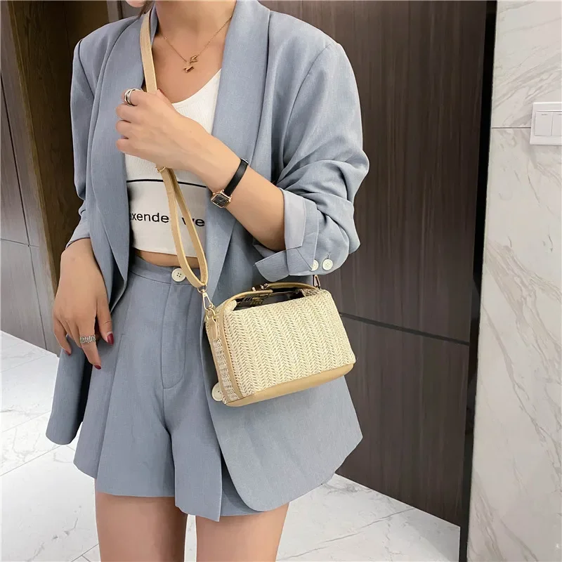 Hot Seller New Small Straw Handbag Trendy Shoulder Bag Woven Bucket Crossbody Bag Casual Seaside Beach Bag Gilrs Handle Tote