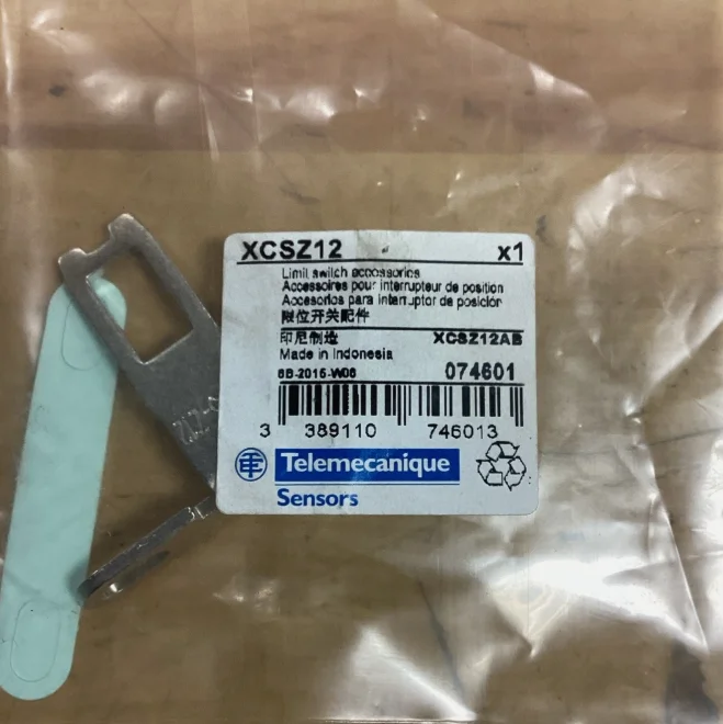 XCSZ12 Safety switches XCS, actuator with wide fixing, length 40 mm, for plastic switch
