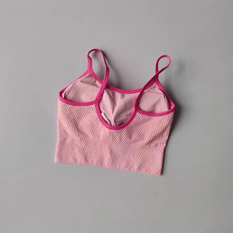 حمالة صدر رياضية بألوان متباينة مع أكواب ثابتة للنساء - مثالية للياقة البدنية والجري والبيلاتيس والتدريب الجاف واليوجا (يمويا يمكن ارتداؤها مثل O