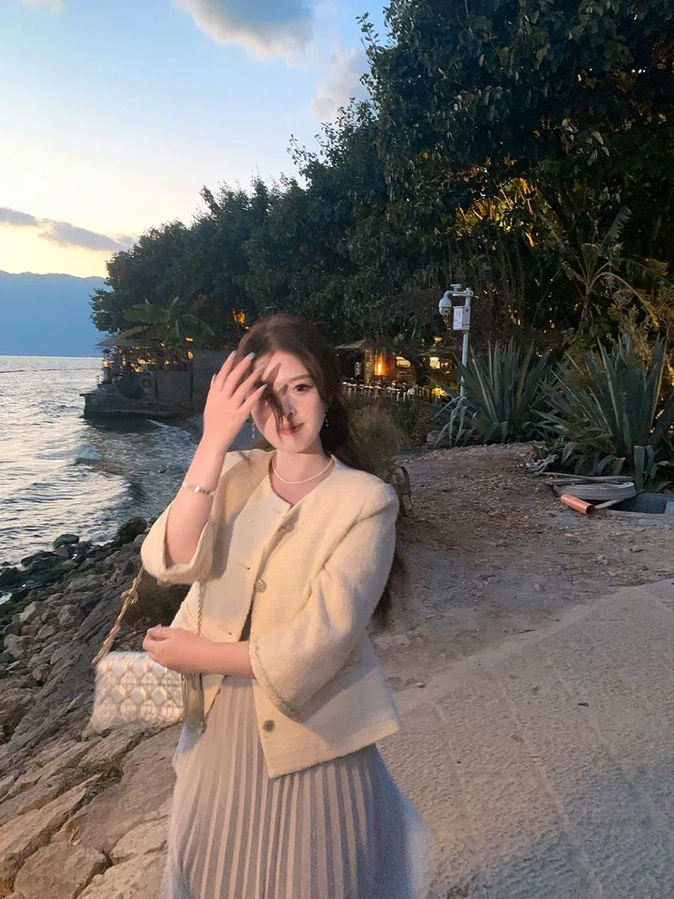 

Оригинальная стильная верхняя одежда Rosewth: укороченная куртка из полиэстера с расклешенными рукавами 7/8 длины