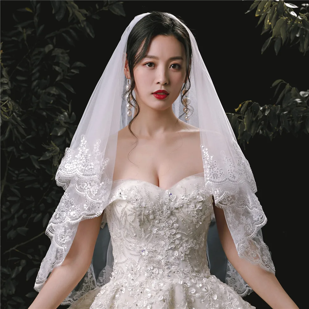 

Elegant Wedding Veils Two-Layer Fingertip Veil Lace Appliques Sequins Wedding Veils With Comb Retro Style Bridal Veil