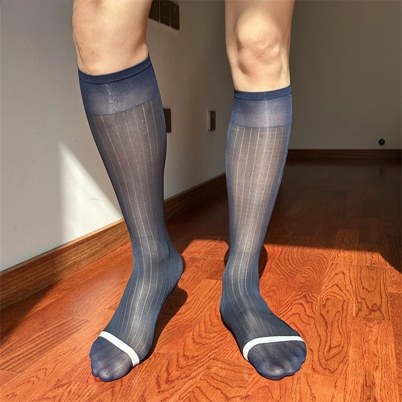 Abito da lavoro formale da uomo in legno a righe larghe blu a righe argento Calze formali in nylon giapponese di media lunghezza
