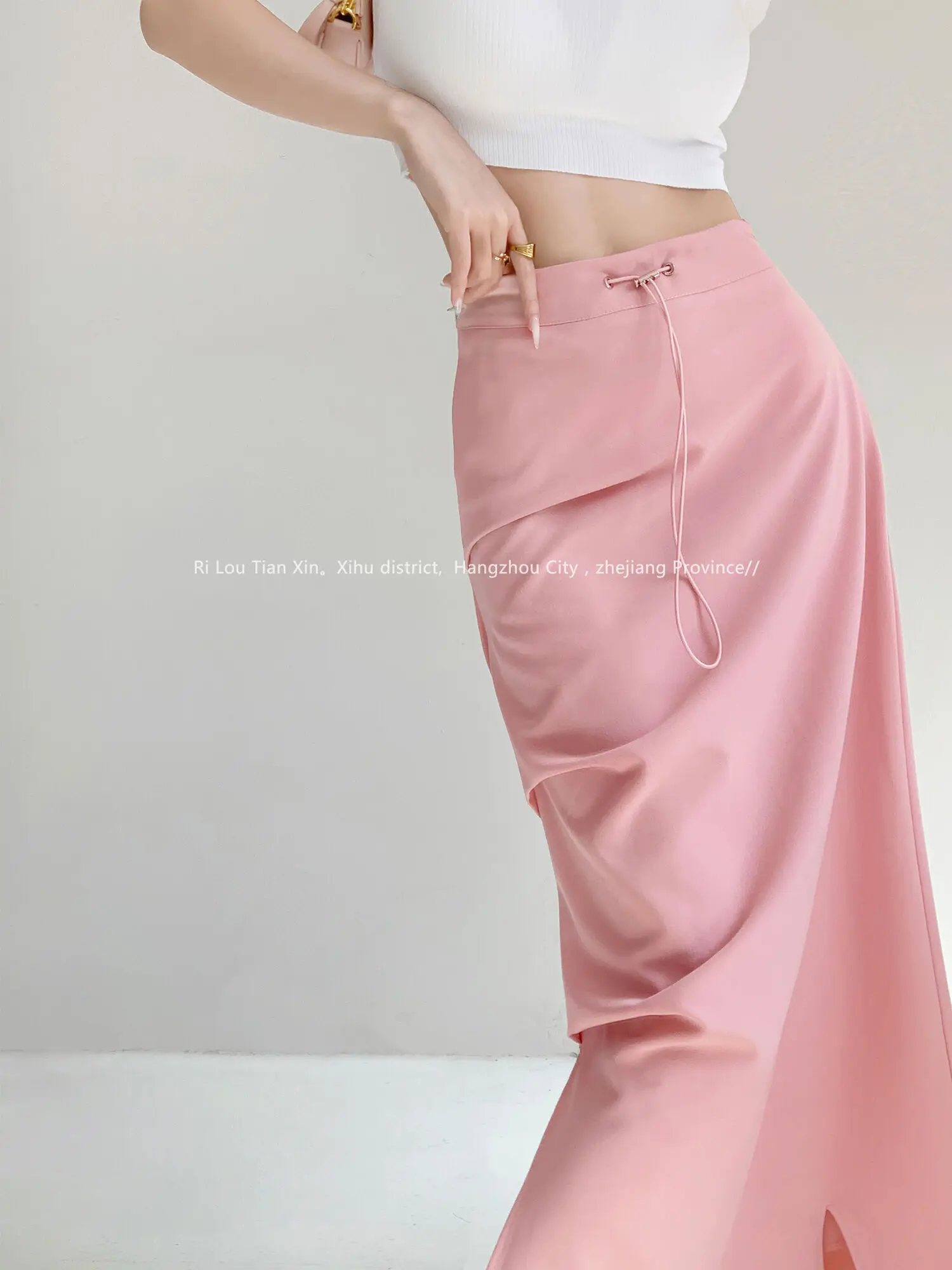 

2024 Summer New European American Style Slit Pleated Skirt Women High Waist Wrap Hip Slim Solid Mid Length A-line Skirt 1O8S