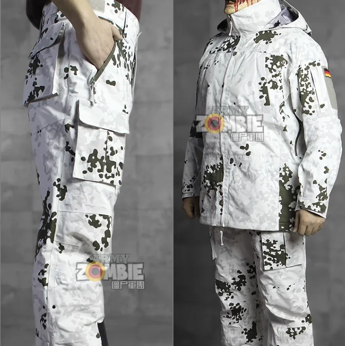 Deutsche Flecktarn-Camouflage-Schneeuniform in Weiß inklusive Jacke und Hose