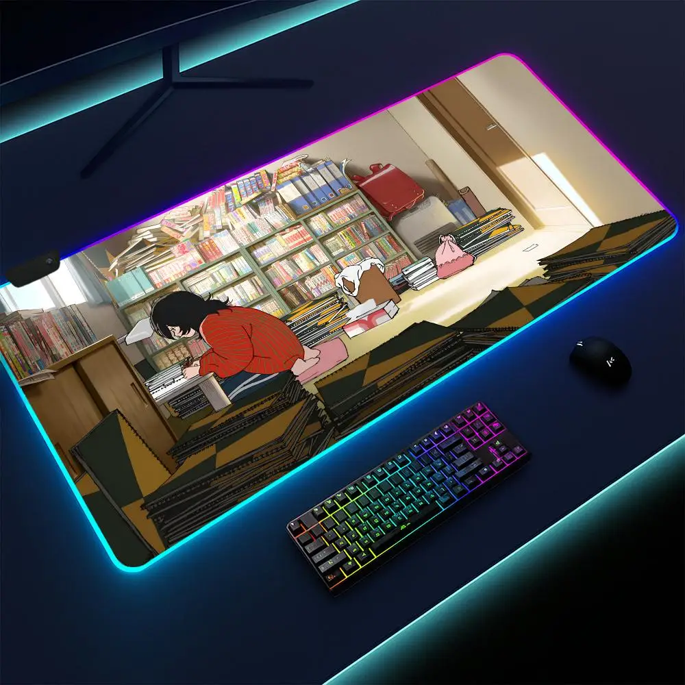 Look Back Mouse Pad Gaming mat, LED lighted, non-slip base, waterproof, large deskpad, soft surface