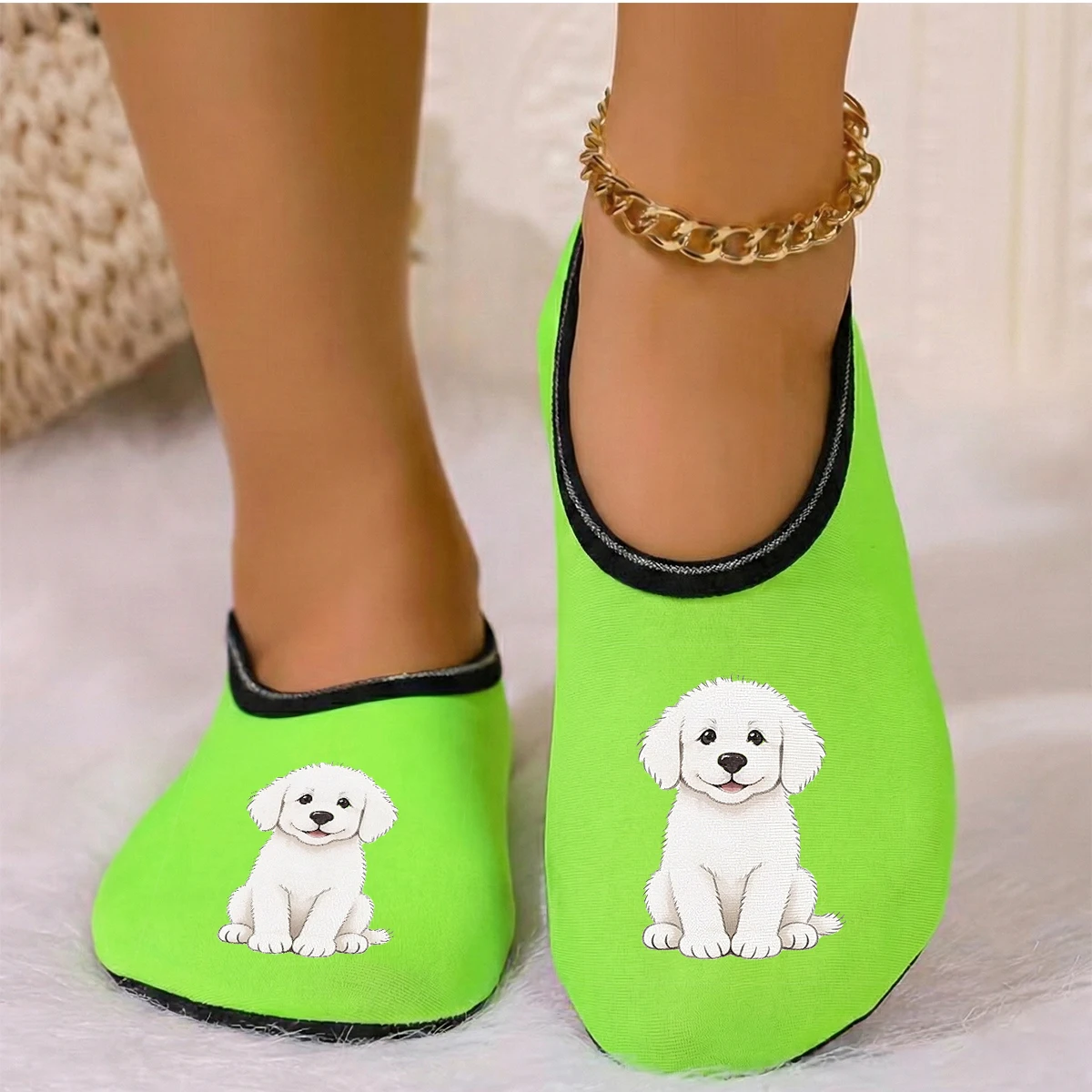 شبشب نسائي لطيف مطبوع عليه كلب من جلد الغزال يسمح بمرور الهواء ومرونة عالية للاستخدام الداخلي ومضاد للانزلاق