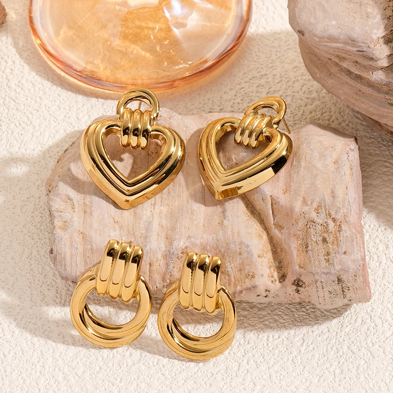 

Fashionable minimalist hollow round heart earrings, women's stainless steel earrings, wholesale 18k gold plated jewelry.